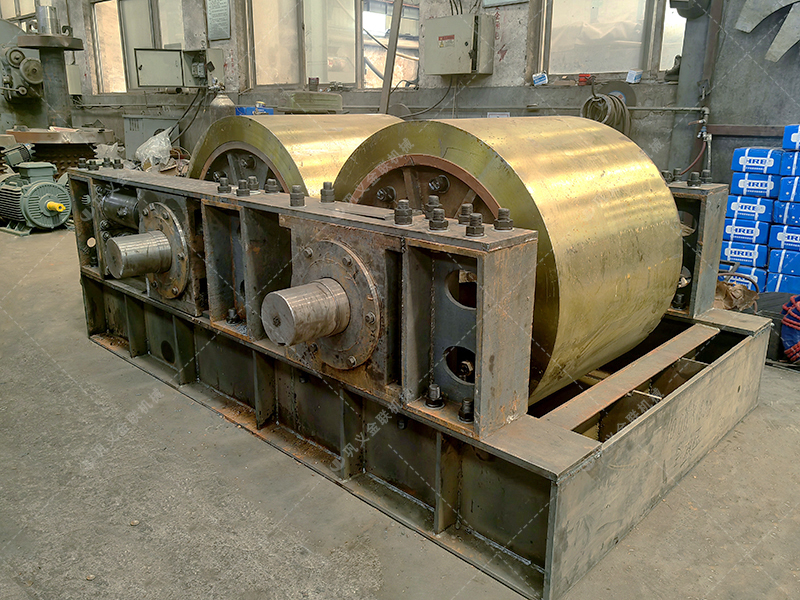 如何選擇適合您的液壓對(duì)輥制砂機(jī)?購買指南來了! 如何選擇適合您的液壓對(duì)輥制砂機(jī)?購買指南來了!