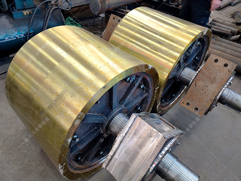 青石制砂難題多？對(duì)輥破碎機(jī)如何輕松應(yīng)對(duì)？